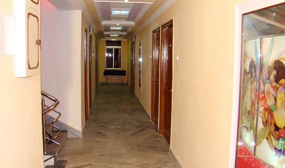 Hotel Dream Land Phulabāni Kültér fotó